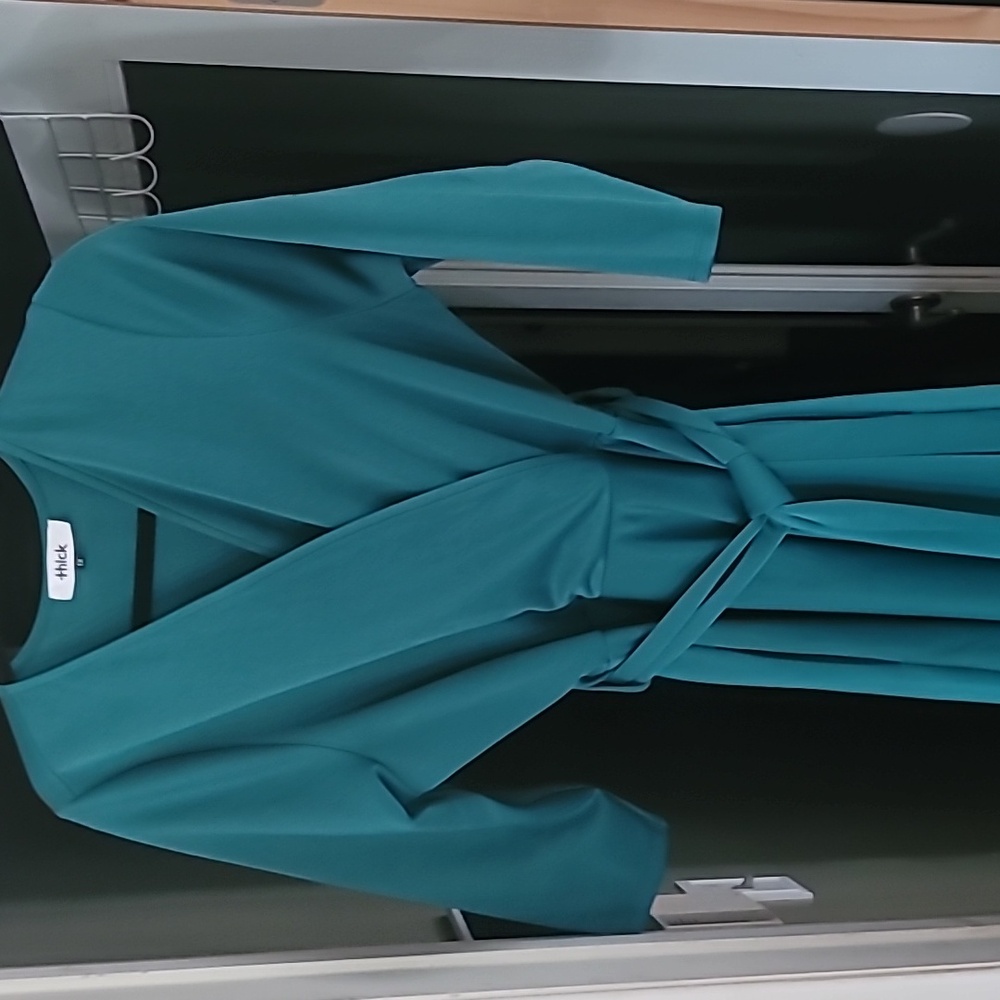 Elegant Teal Wrap Dress - Picture 5 of 6